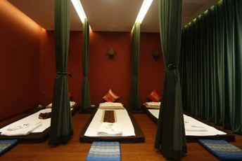 魔都泰式按摩的被动瑜伽：当身体被折叠成诗